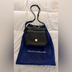 Brand New Pebble Grain Crossbody